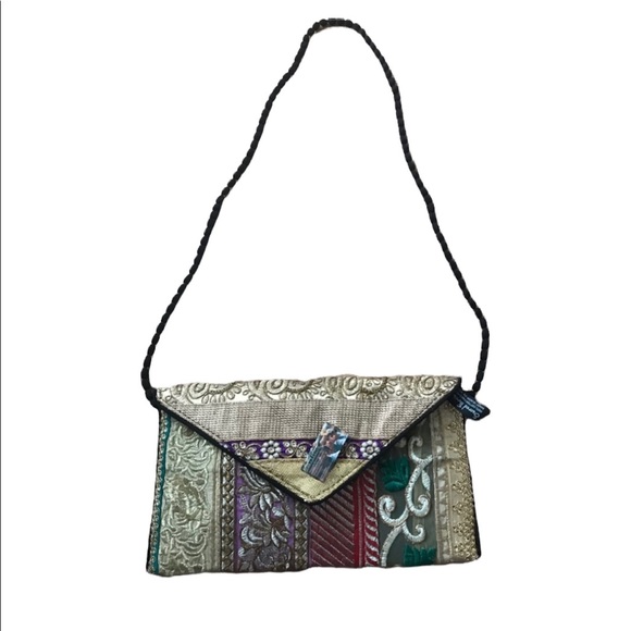 Sacred Threads Handbags - NWT.  Sacred Threads Evening bag.   216796. CL/WH